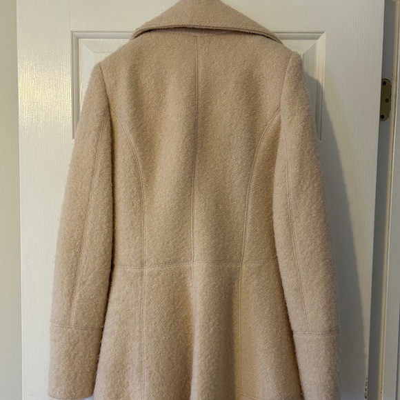 Pale pink Guess Los Angeles coat - Picture 2 of 5